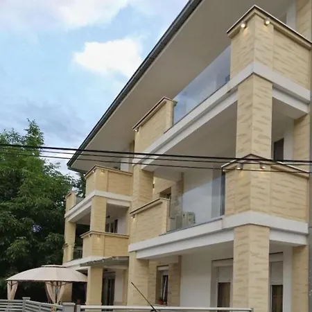 Irena 3 Apartment *